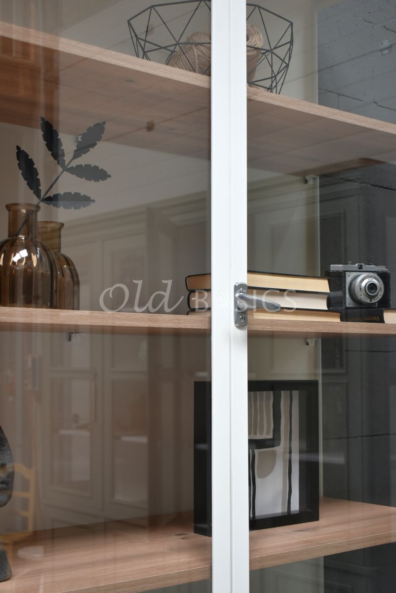 Detail van Apothekerskast Demi  Oak, 2 deuren, RAL9010, wit, materiaal staal